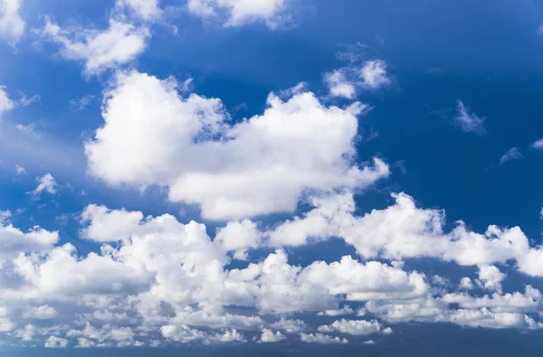 Cielo Azul Con Nubes — Foto de Stock