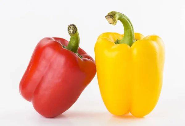 Röd Gul Paprika Vit Bakgrund — Stockfoto