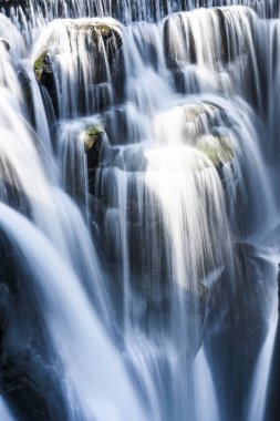 Closeup şelale, doğal arka plan
