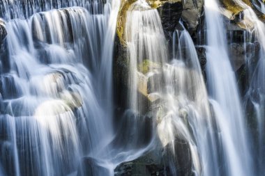 Closeup şelale, doğal arka plan