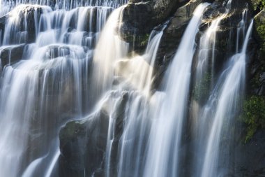 Closeup şelale, doğal arka plan