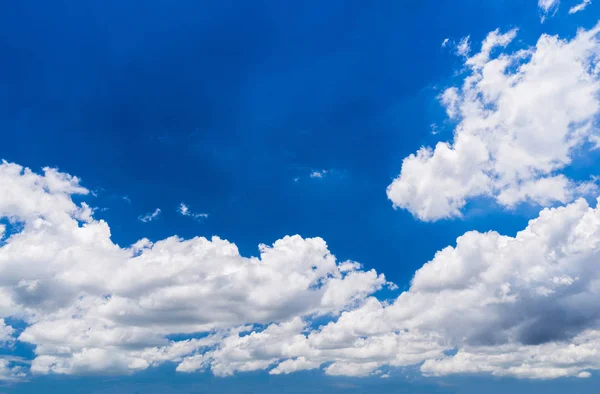 Cielo Azul Con Nubes — Foto de Stock