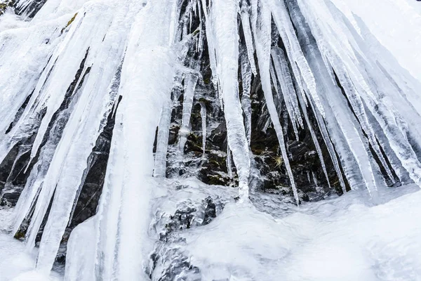 Κατεψυγμένο Καταρράκτη Πάγου Του Μπλε Icicles Στο Βράχο Στο Hehuan — Φωτογραφία Αρχείου