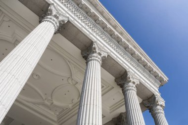 Tainan, Tayvan - 21 Ağustos 2016: Tainan, Tayvan 'daki Chimei Müzesi binasına yakın çekim.