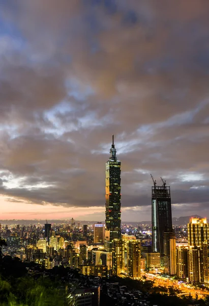 Dağın Tepesinden Taipei Nin Günbatımı Manzarası Taipei 101 Gökdelenleri Şehir — Stok fotoğraf