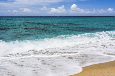 Pingtung, Tayvan 'daki Kenting Ulusal Parkı' nda deniz dalgası.
