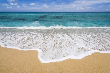 Pingtung, Tayvan 'daki Kenting Ulusal Parkı' nda deniz dalgası.