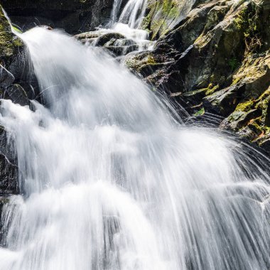 Yakın şelale, doğal arkaplan