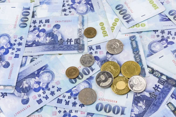 Asya 'nın el ele tutuşan Tayvan bankalarının yakın plan fotoğrafları.