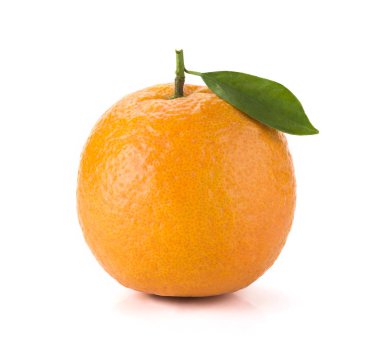 Beyaz arka plandaki portakal.