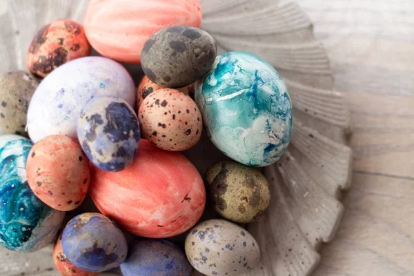 Kleurrijke Pasen Eieren Achtergrond Rode Blauwe Zwarte Eggs Wood Achtergrond — Stockfoto