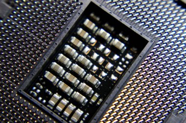 Anakartın soketi bir açıyla