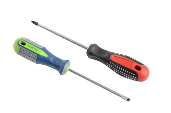 Metal tornavida ve beyaz arka plan üzerinde çekiç