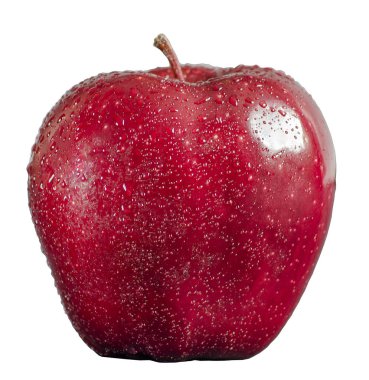 su ile temizlenen Kırmızı elma üzerine bırakır. Beyaz bir arka plan üzerinde izole.