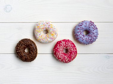 beyaz bir arka plan üzerinde çörek karışımı