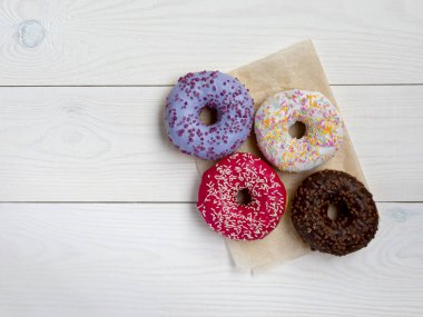 beyaz bir arka plan üzerinde çörek karışımı