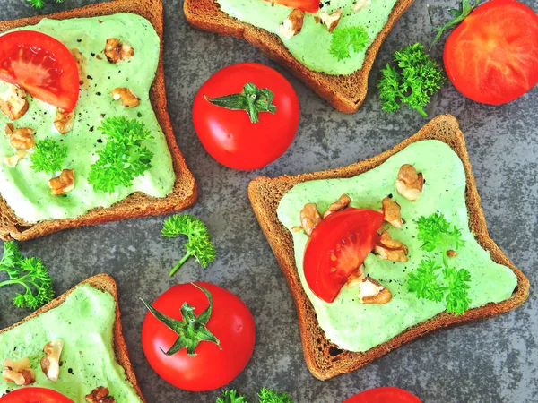 Toast Green Cottage Cheese Nuts Tomatoes Rye Toast Concept Useful — Stock Photo, Image