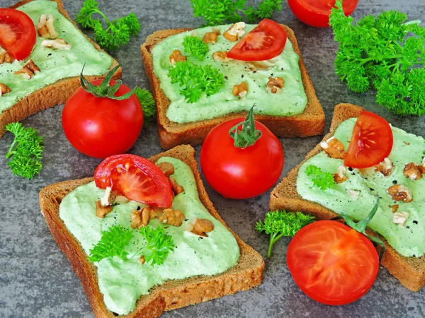 Toast Green Cottage Cheese Nuts Tomatoes Rye Toast Concept Useful — Stock Photo, Image