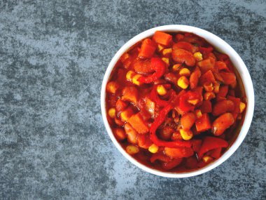 Meksika fasulye. Sebze ve Meksika stili ile iştah açıcı fasulye.