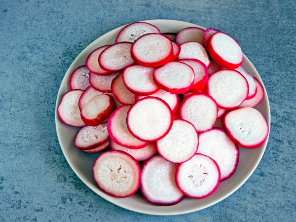 Rodajas Rábano Plato — Foto de Stock