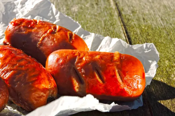 Hot Appetizing Sausages Grilled Street Fast Food — Stock Photo, Image