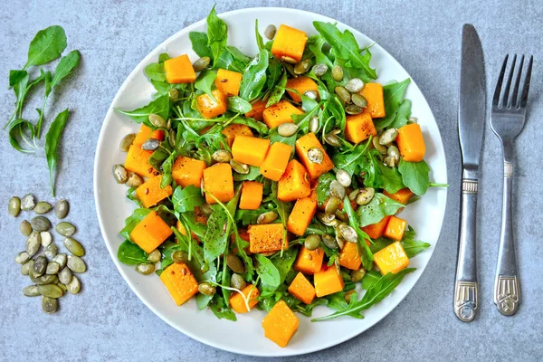 Kürbissalat Mit Rucola Herbstsalat Mit Kürbis Und Rucola Veganer Kürbissalat — Stockfoto