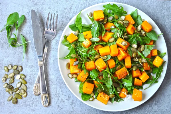 Kürbissalat Mit Rucola Herbstsalat Mit Kürbis Und Rucola Veganer Kürbissalat — Stockfoto