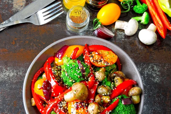 Cuenco Vegano Con Ensalada Verduras Tibias Champiñones Una Idea Para — Foto de Stock