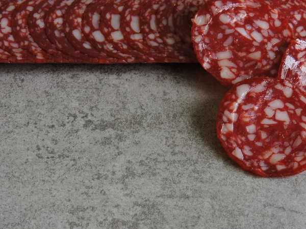 Salame Brilhante Salame Com Pimenta Pimenta Espaço Para Cópia Contexto — Fotografia de Stock