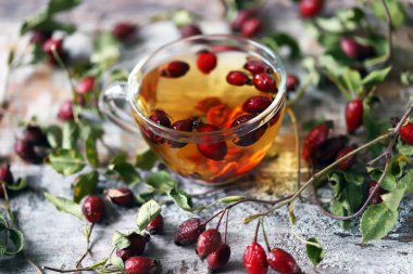 Taze gül suyu çayı. Seçici odaklanma. Makro.