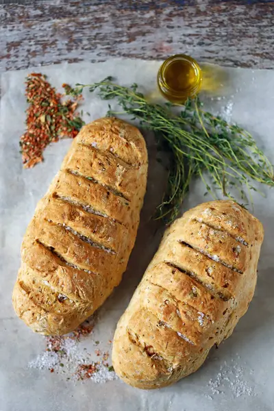 Vynikající Čerstvý Domácí Chléb Italský Chléb Bylinkami — Stock fotografie