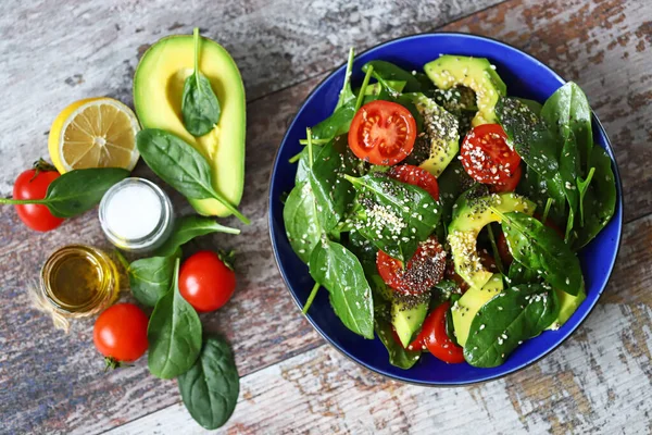 Avokado Chia Tohumlu Sağlıklı Vegan Salatası Ispanaklı Salata Domates Avokado — Stok fotoğraf
