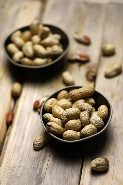 Los Cacahuetes Piel Escudilla — Foto de Stock