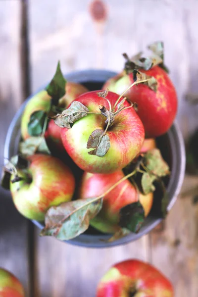 Fresh Apples Bowl Wooden Surface Harvest Apples — Stock Photo, Image