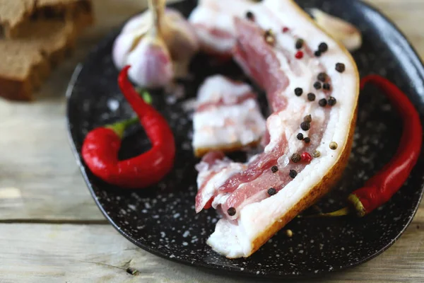 Lard with meat with spices and salt. Salting lard. Bacon. — Stock Image Lard Meat Spices Salt Salting Lard Bacon Stock Photo