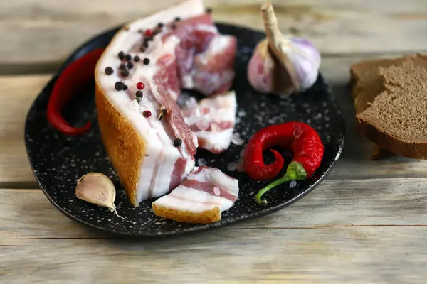 Lard with meat with spices and salt. Salting lard. Bacon. — Stock Image Lard Meat Spices Salt Salting Lard Bacon Stock Image