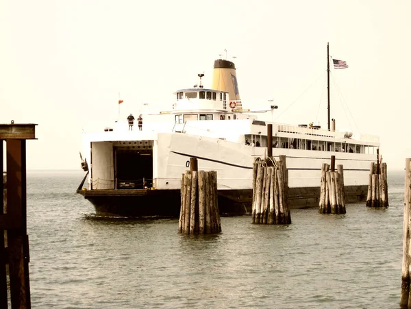 Ferry Mooring Port — Stock Photo, Image