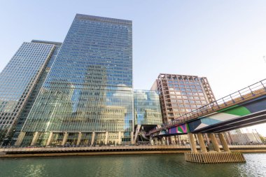 Londra, İngiltere'de modern ticari binalar