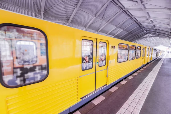 Tren Estación Metro Berlín —  Fotos de Stock
