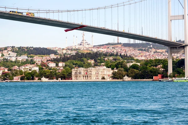 オルタキョイ モスク イスタンブール トルコのボスポラス橋 — ストック写真