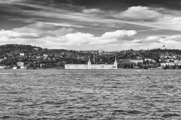 Θέα Από Την Θάλασσα Του Ciragan Palace Κωνσταντινούπολη Τουρκία — Φωτογραφία Αρχείου