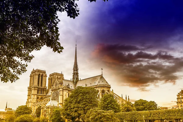 Exteripr Catedral Notre Dame Paris Contra Cielo Dramático París Francia — Foto de Stock