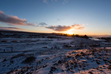 Sunset Bulvarında icelandeic tundra kar ve buz ile.