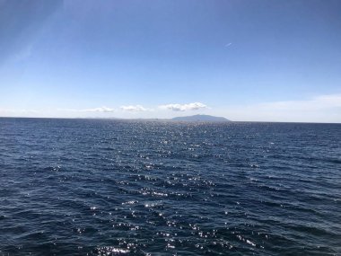 Tekne görülen ufuk adada.