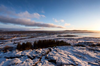 İzlanda, panoramik günbatımı.