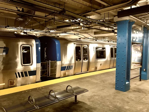 New York Metro Tåg Stannade Vid Stationen — Stockfoto