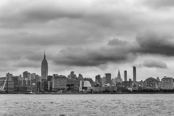 Скайлайн Верхнего Манхэттена Hoboken — стоковое фото