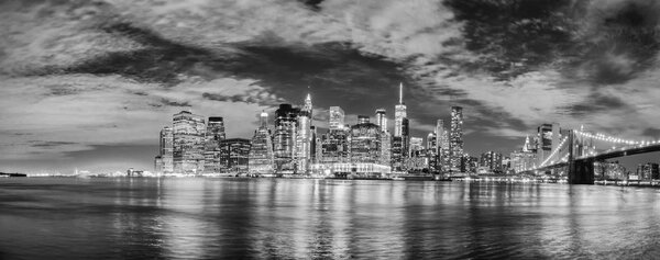 Skyline of Manhattan from Brooklyn, night view.