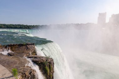 Niagara Şelalesinin güzel manzarası.