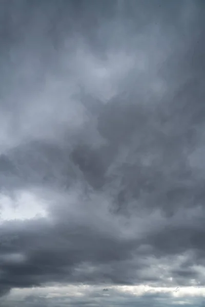 bulutlar fırtına arka plan sonra